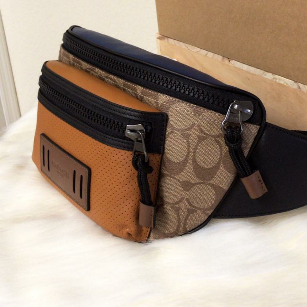 COACH Terrain Belt Bag In Colorblock - Picture 2 of 7